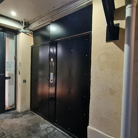 156 - Urban Ysl Flat In Montorgueil Parigi
